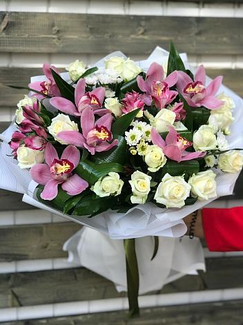 Букет цветов из: Розы и Хризантемы в Ельники