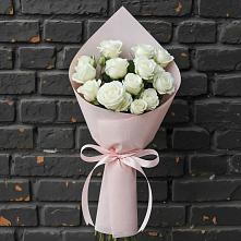 Букет цветов из:  Розы #REPLACE_PRED# Ельники