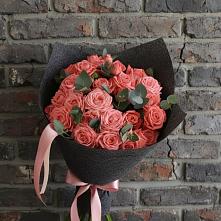 Букет цветов из:  Розы #REPLACE_PRED# Ельники